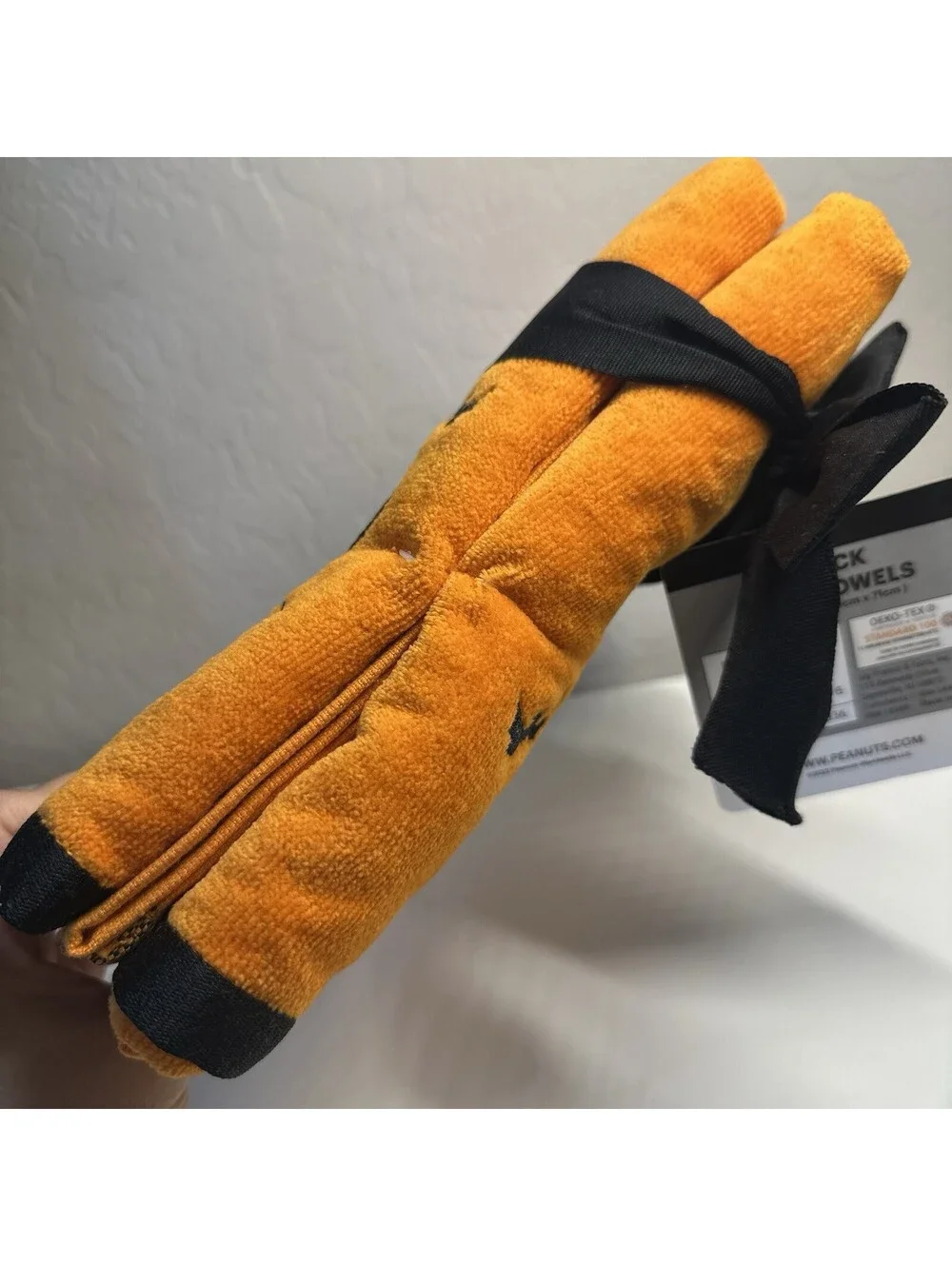 NWT Peanuts Snoopy Halloween Orange Embroidered Vampire Hand Towels Set Of 2